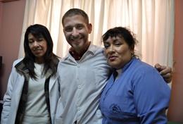 Electives for Medical<br /> Students A Nursing School Elective volunteer in Peru with her supervisors at her placement.