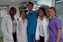 Argentina Students on the Medicine & Spanish High School Special in Argentina take a photo at their placement.