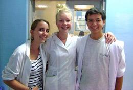 Tanzania Medicine High School Special volunteers in Tanzania take a photo at their placement.