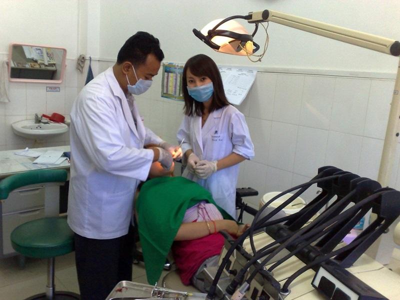 volunteer as a dentist in cambodia projects abroad middle island dental works