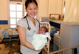 Medicine & Healthcare The Midwifery Project in Jamaica gives professional midwives from abroad a chance to work in local Jamaican communities.